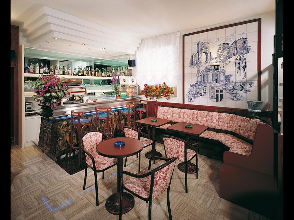 Hotel Emma Nord Rimini Buitenkant foto